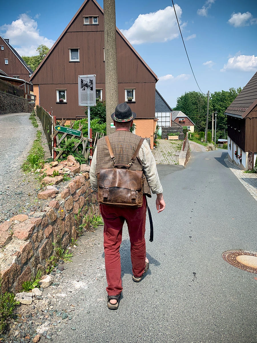 7b701-e825d-51335738602-165d27f359-o