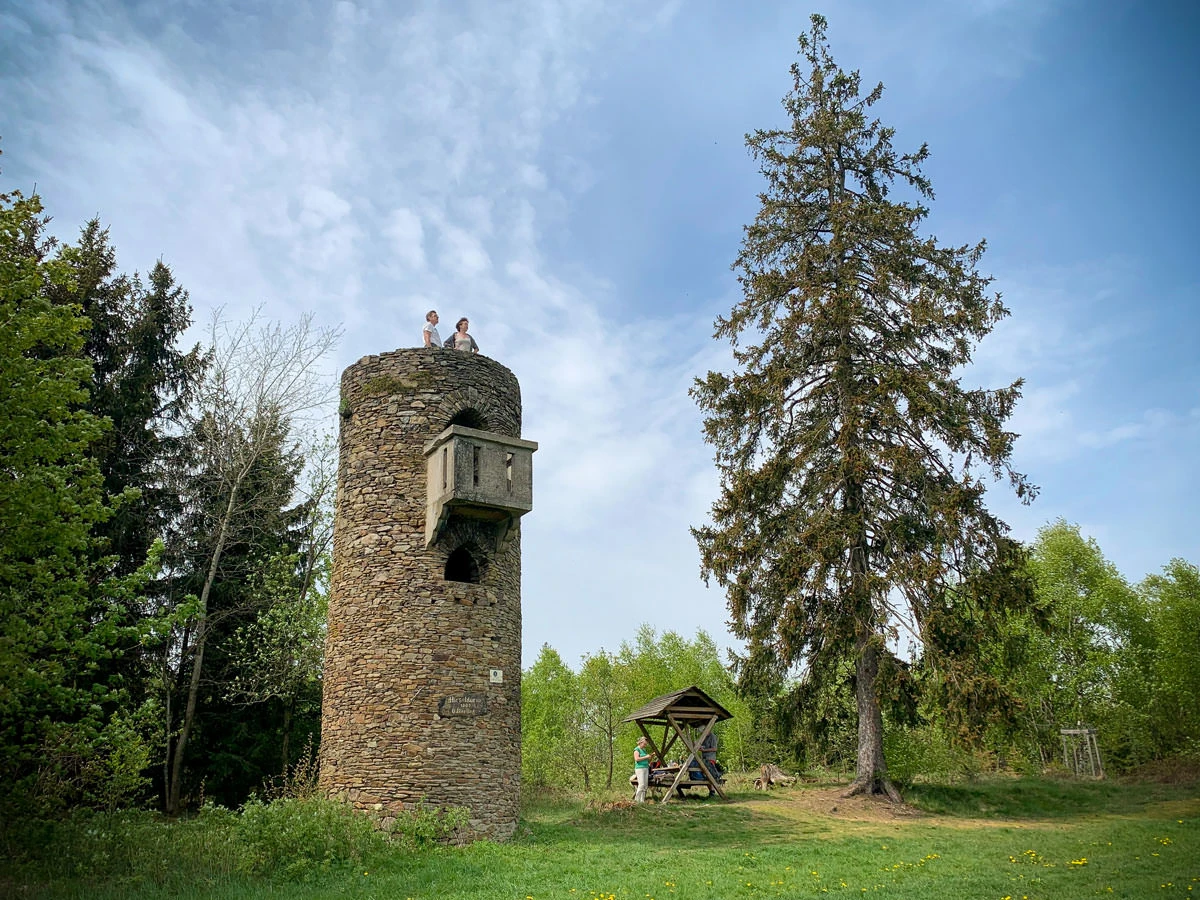 79287-821a2-49881142048-7043e64812-o